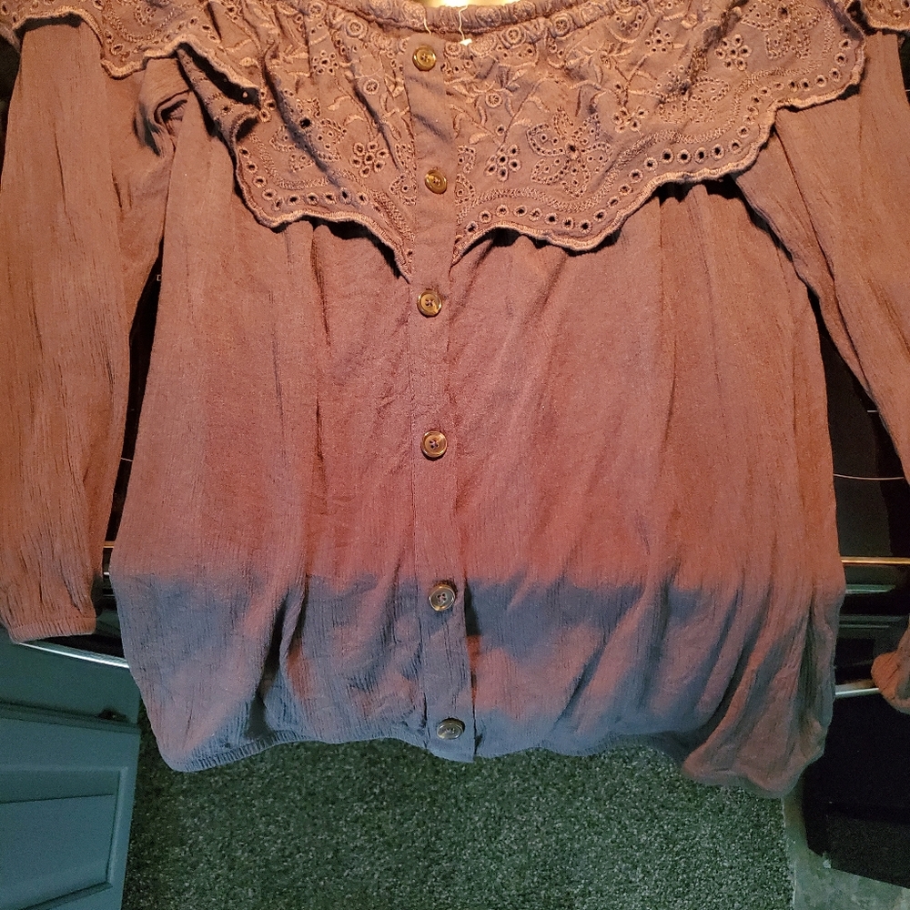 Top - Picture 3 of 3